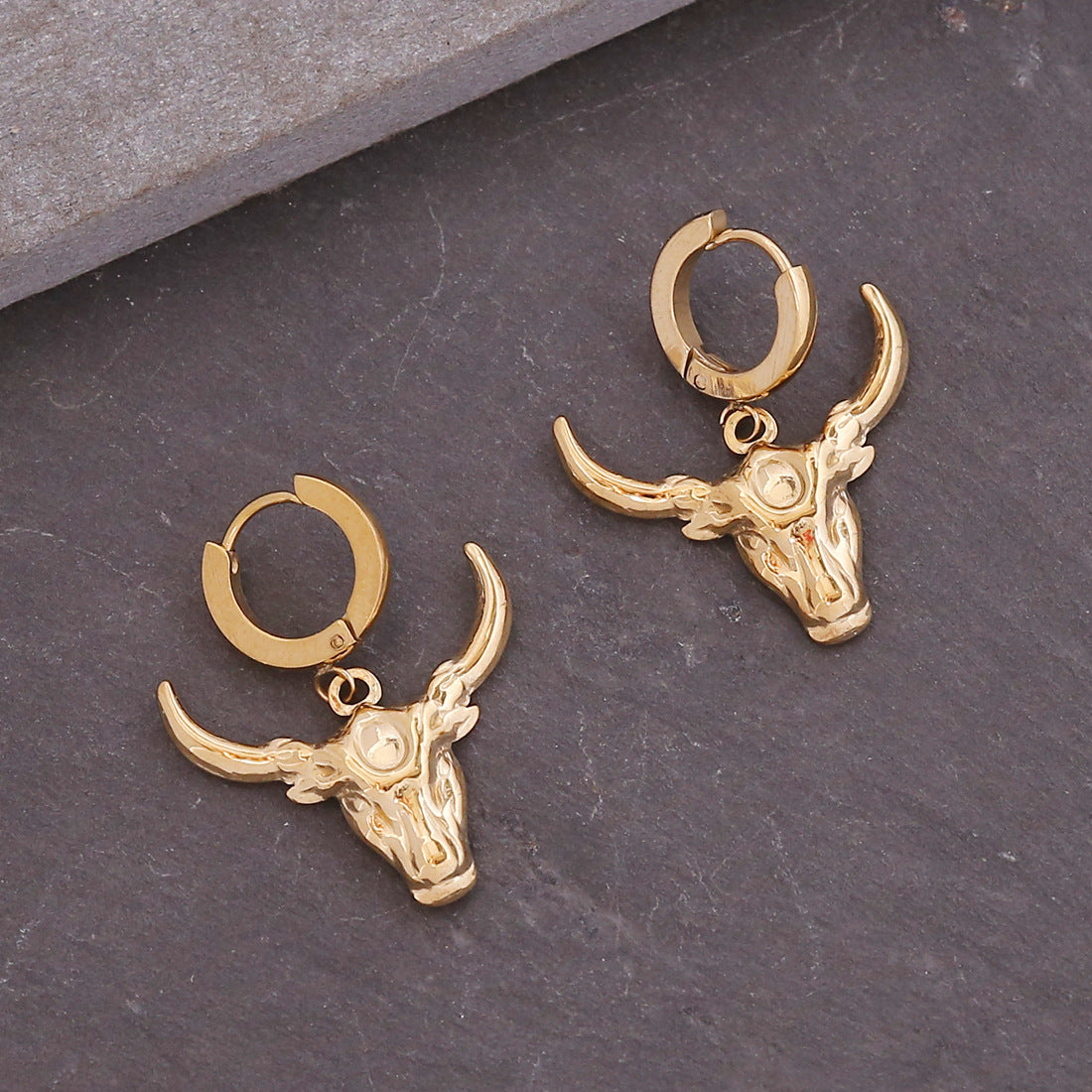 Venta al por mayor Pendientes Bohemios De Acero Inoxidable De Luna De Toro